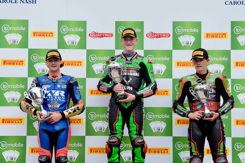 1pMobile National Junior Sportbike Championship: Mackenzie storms to opening win