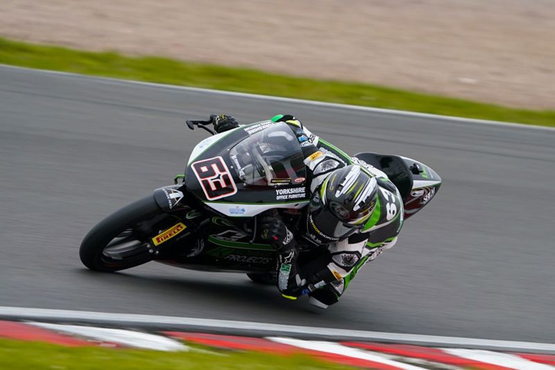 R&G Moto4 British Cup: Dunabie beats Burrows to pole