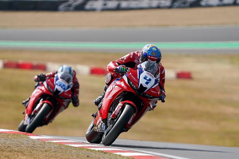 Quattro Group British Supersport Championship: Kennedy leads FP2 , Stapleford heads combined times Quattro Group British Supersport Championship: Kennedy leads FP2 , Stapleford heads combined times
