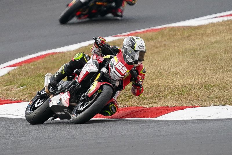 ROKiT OFF BMW F 900 R Cup: Coates and Burrell secure Heat poles