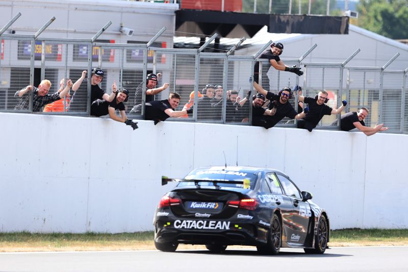 BTCC Race 3: Morgan does the Donington double 