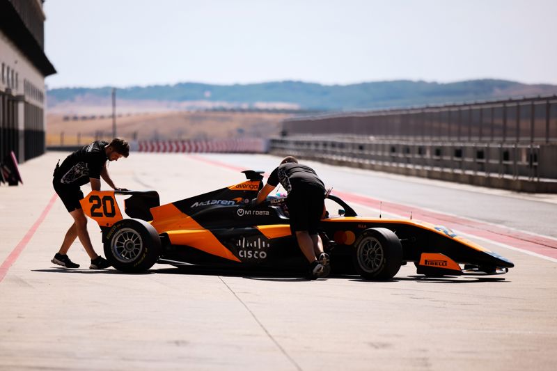Ella Lloyd ends F1 Academy test with fastest time at Circuito de Navarra