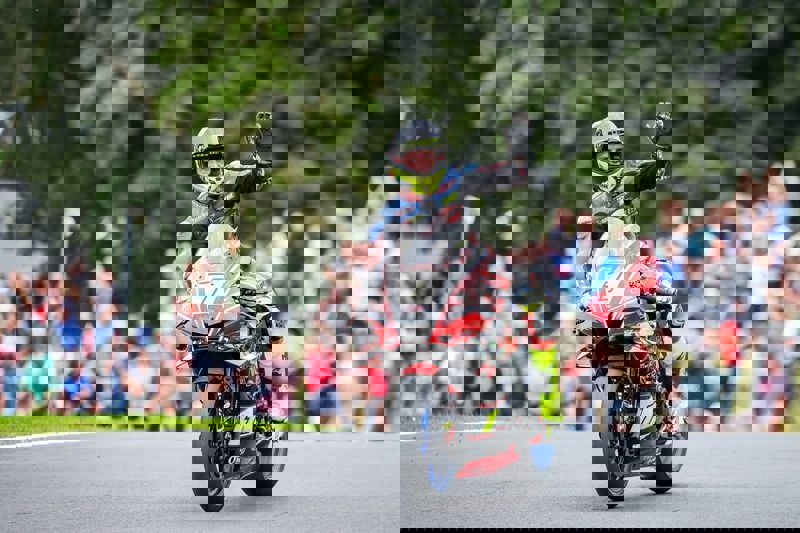 Bennetts BSB Race 3: Ryde victorious to lead the standings by two points after Cadwell Park