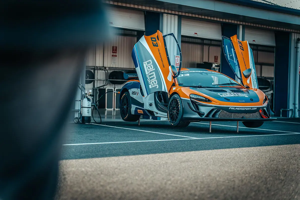McLaren Artura GT4