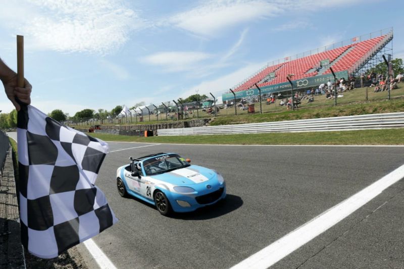 Cossins takes two at Brands Hatch Grand Prix