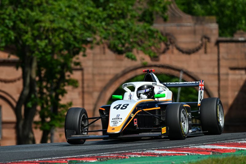 Bullard happy with “big improvement” at Oulton Park Bullard happy with “big improvement” at Oulton Park