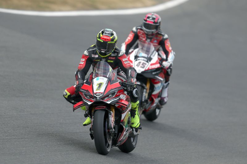 ZYN BSB Race 2: Ryde doubles up at Brands Hatch as Redding takes second