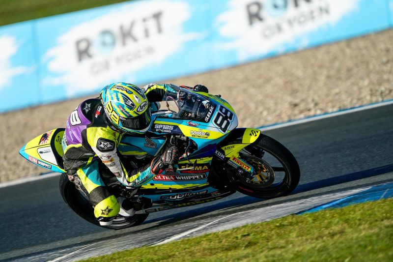 R&G Moto4 British Cup: Foster takes charge in opening practice