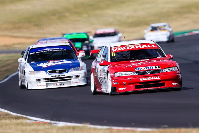 Super Touring Power: Hughes hace doblete en el circuito Indy de Brands Hatch