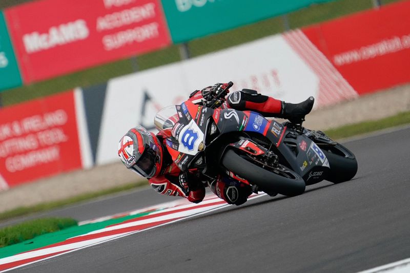 Quattro Group British Supersport Championship: Stapleford takes early charge