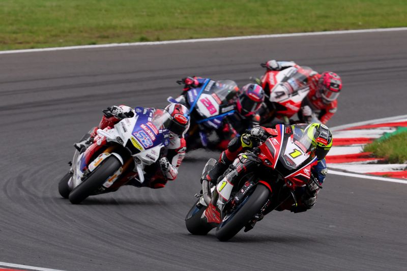 Bennetts BSB blasts into Cadwell Park this weekend - still time to save on tickets!