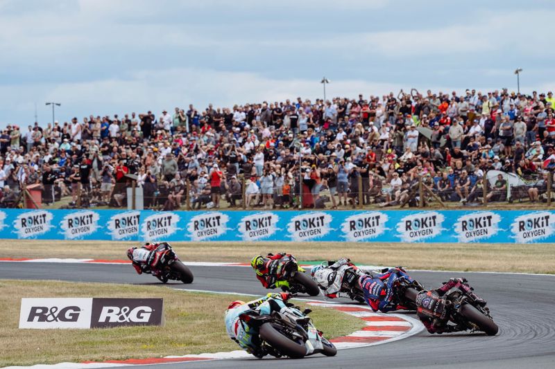 Redding wins dramatic race two as Ryde and Ray make contact