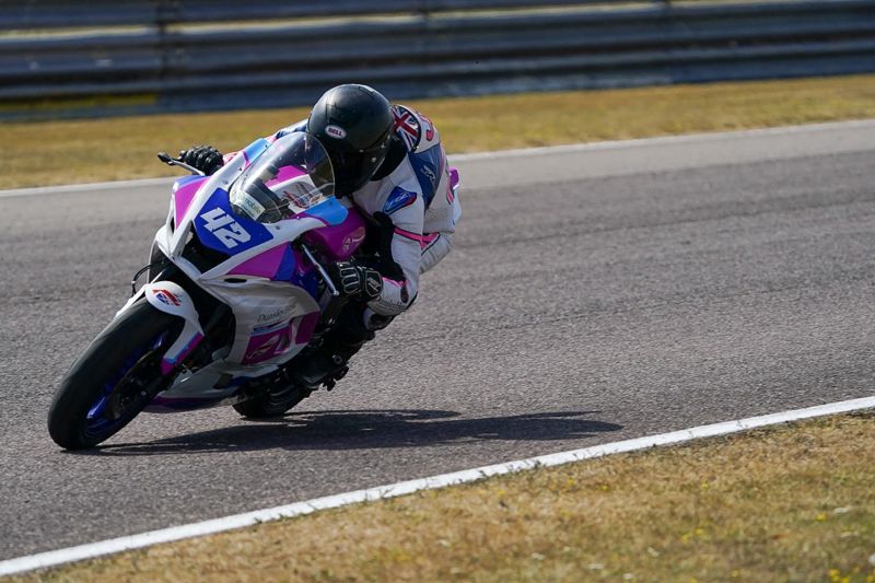 1pMobile Junior Sportbike Championship: Jolliffe beats Carr to pole