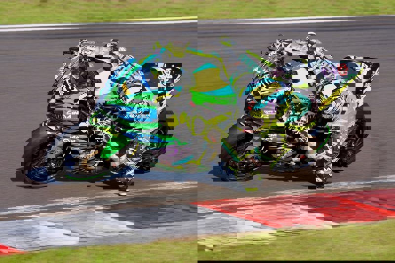 AJN Steelstock Kawasaki British Superteen Championship: Dance holds off Oakley for pole