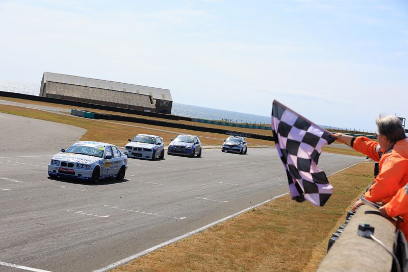 Rawlings prevails in fierce BMW E36 battle! Rawlings prevails in fierce BMW E36 battle!