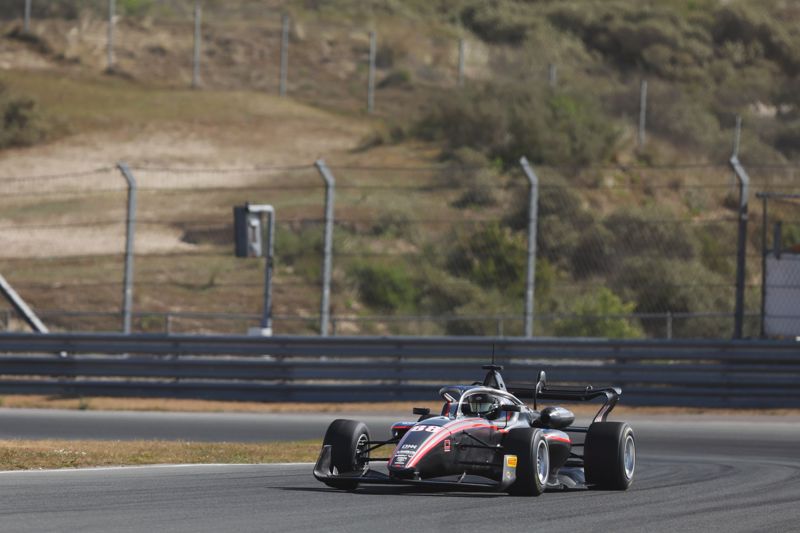 Race three starts at 16.15 - Daryanani on pole