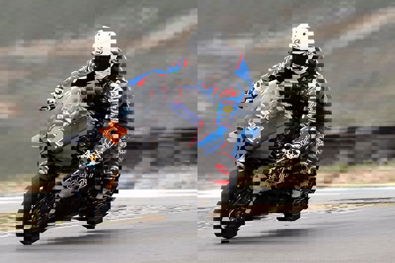 Cheshire Mouldings Yamaha’s Kent and Skinner get dialled in with the R1