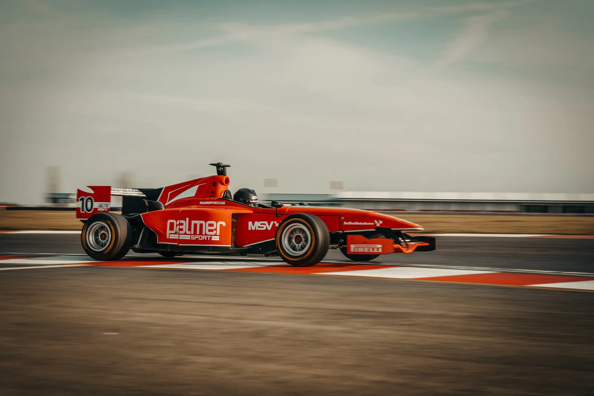 Formula 3000 side view