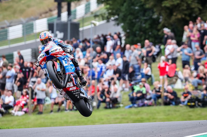Cadwell Park the last stop before the Showdown