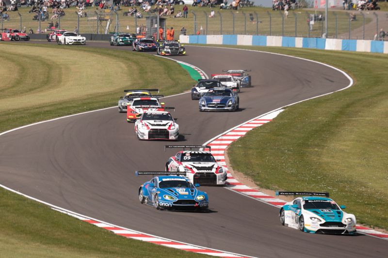 Retro racers continue thrilling Donington Historic Festival action on day two