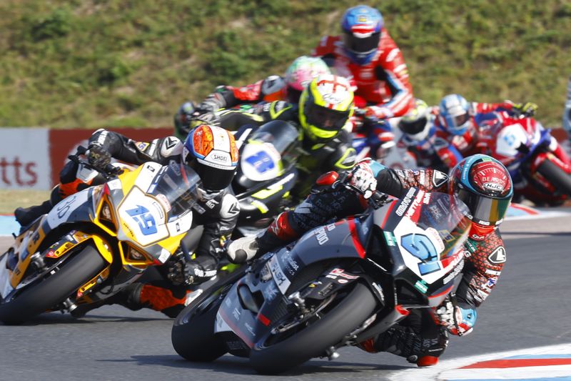 Quattro Group British Supersport: Currie beats Talbot in shortened Feature race