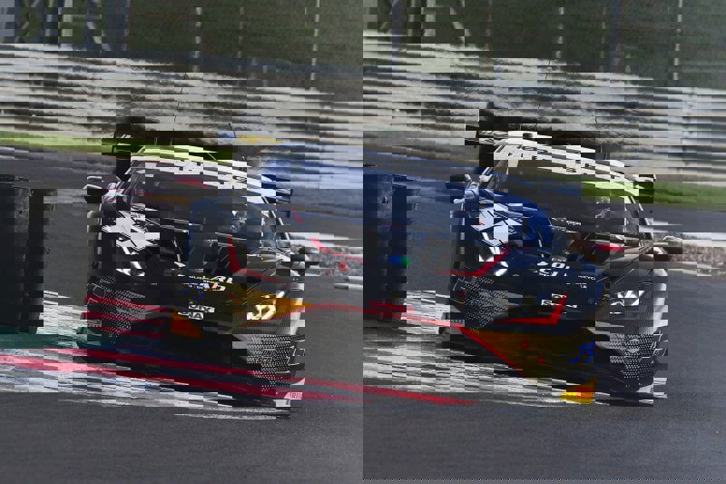 British GT Qualifying: Barwell Motorsport's Cook and Collard on pole at Donington Park