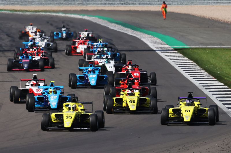 GB4’s mega grid set for Oulton Park 
