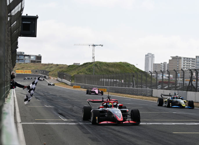 Jakob Ebrey Photography