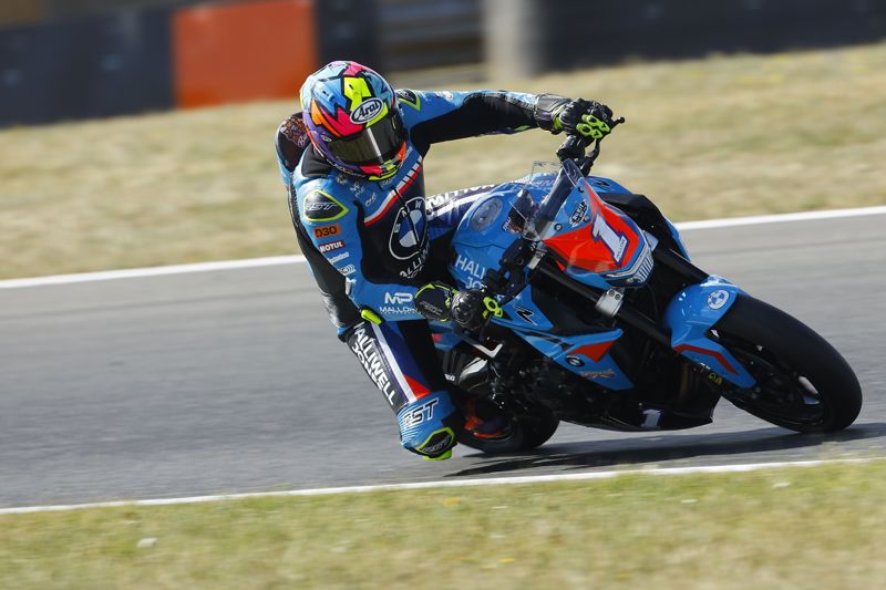 ROKiT OFF BMW F 900 R Cup: Burrell and Varey to lead Heat grids