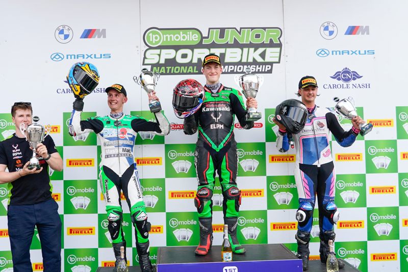 1pMobile Junior Sportbike Championship: Mackenzie pips Hopkins to Race One win