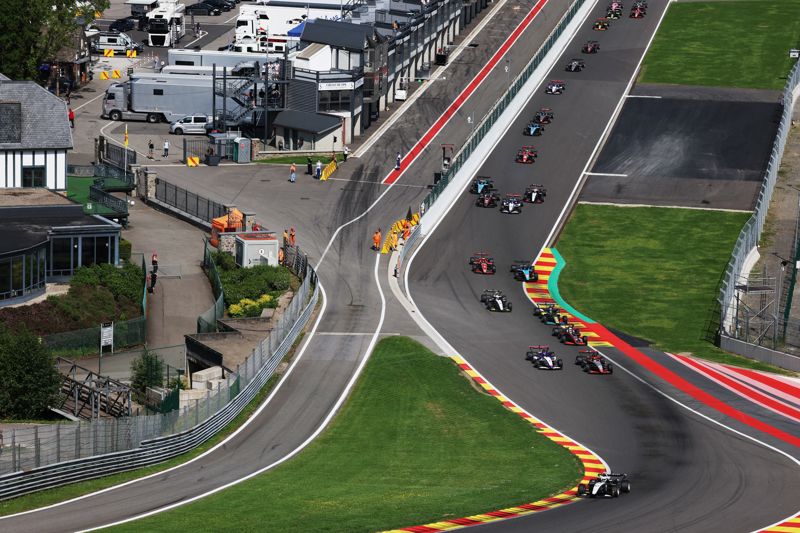 GB3 race 1: Ninovic moves into championship lead with commanding display at Spa