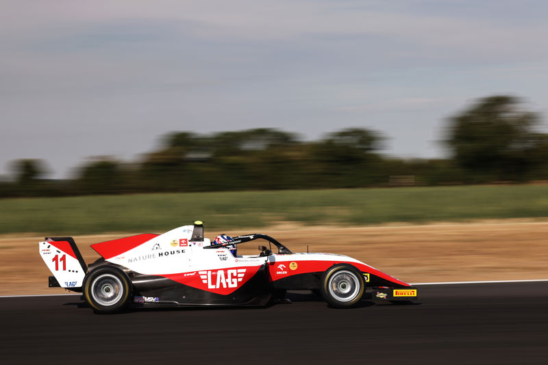 Friday testing updates - Cegielski and Ingram Hill lead opening sessions