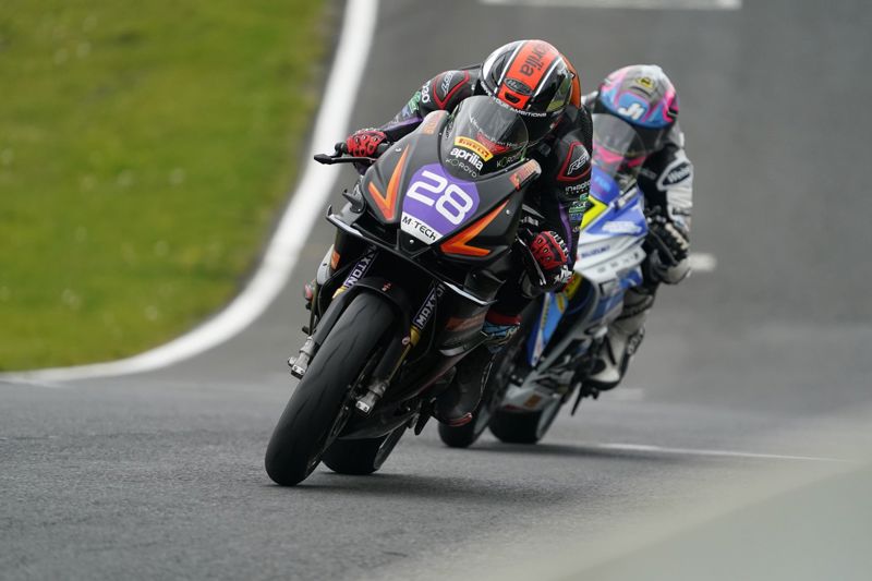 Pirelli British Sportbike Championship: Davidson pips Dawson to Race One victory