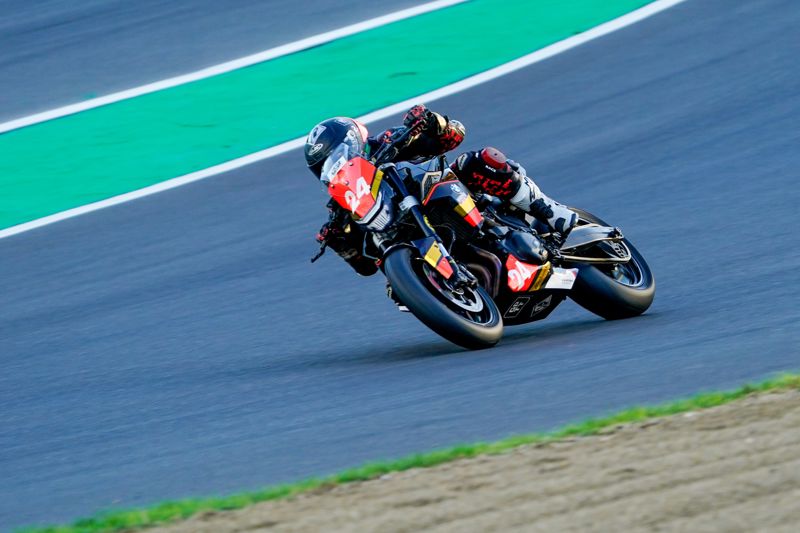ROKiT OFF BMW F 900 R Cup: A pole apiece for K Smith and Coates 