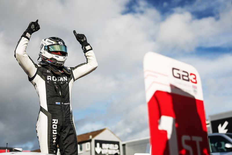Ninovic edges closer to title with GB3 race one victory at Donington Park 