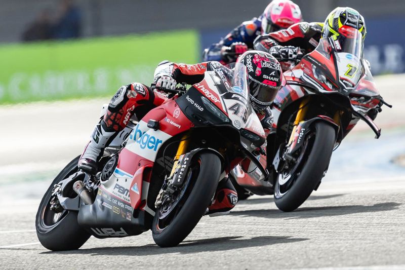 Ryde retaliates with victory after incredible last lap battle with Ray and Redding