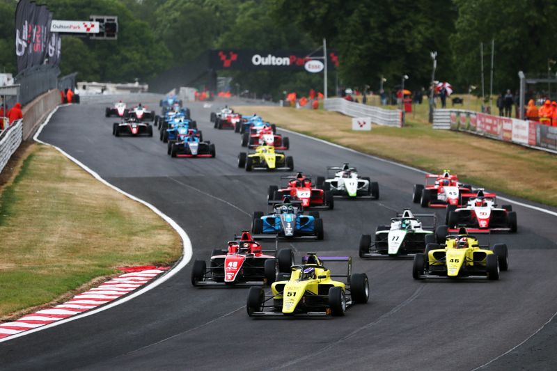 Guinchard heads big GB4 grid to Snetterton