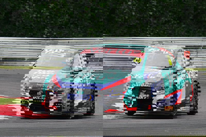 BTCC Race 1: Ingram surges clear to win Oulton Park opener